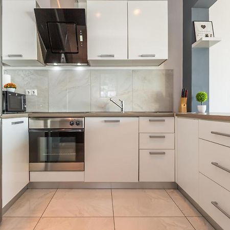 Modern Apartment โอมิช ภายนอก รูปภาพ